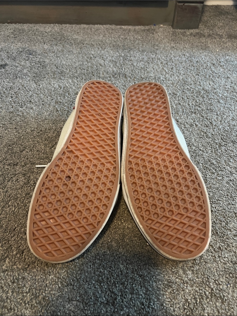 Vans Men's Lace-Up Sneakers in Cream and Maroon - Picture 6 of 7